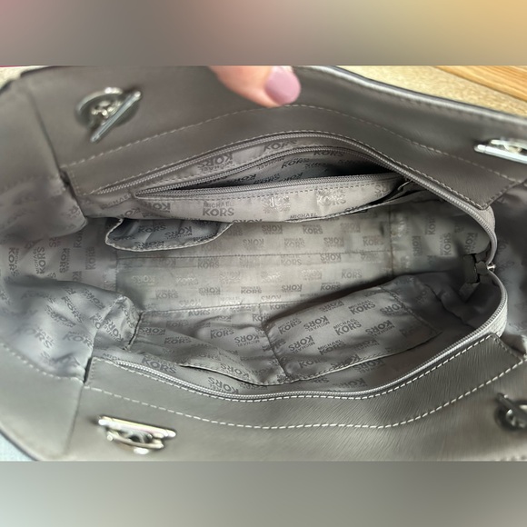 Michael Kors Gray Jet Set Bag - Picture 4 of 8